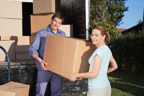 Local removal truck service for flats and homes in Islington